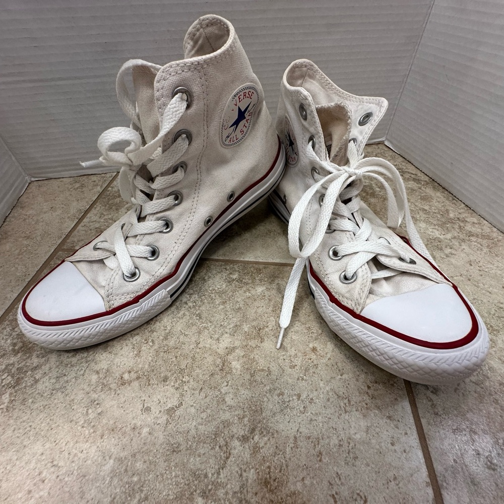 Converse women's white size 7 High-Top Sneakers